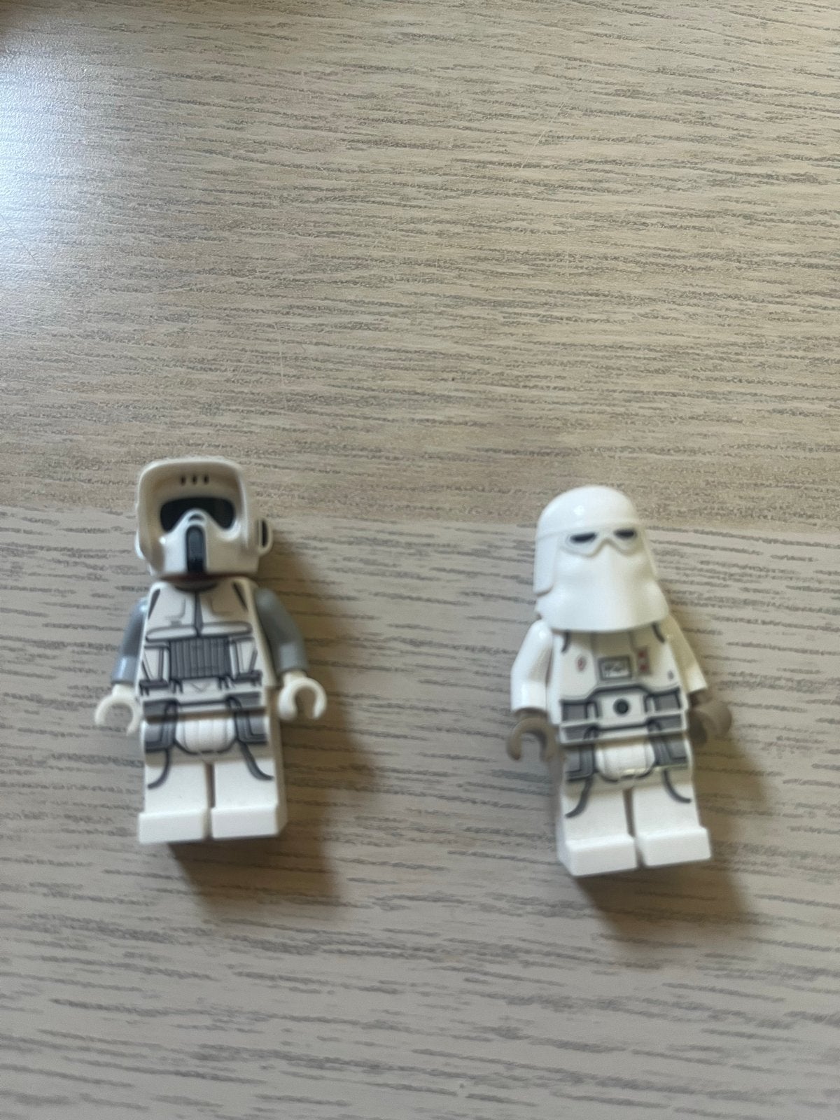 Lego Star Wars Snowtrooper minifiguur met scheur in arm, Ophalen of Verzenden, Gebruikt, Overige merken