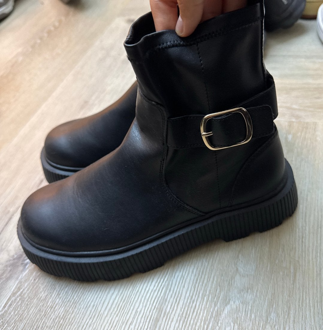 NIEUWE Zara Zwarte Boots Maat 39, Zwart, Lage of Enkellaarzen, Nieuw, Ophalen of Verzenden