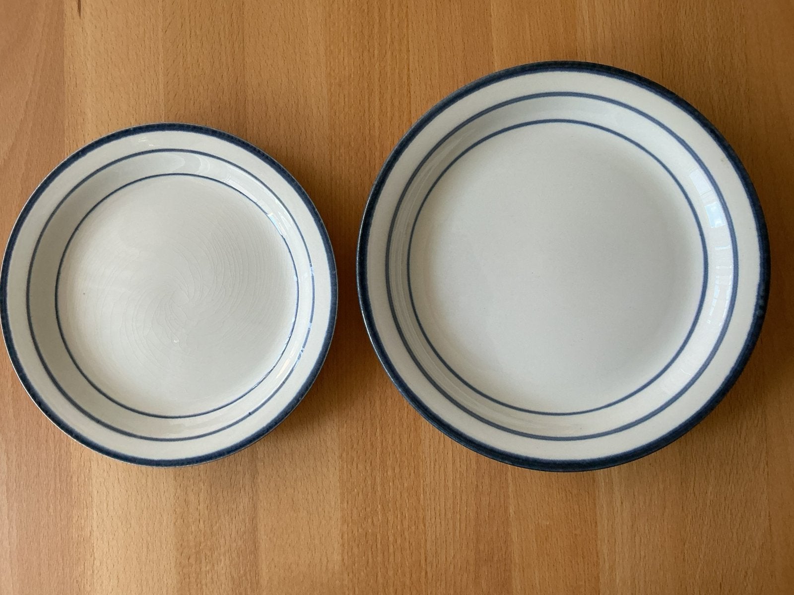 Te koop gevraagd: Rorstrand Flord borden, Overige merken, Ophalen of Verzenden, Zo goed als nieuw, Bord(en)