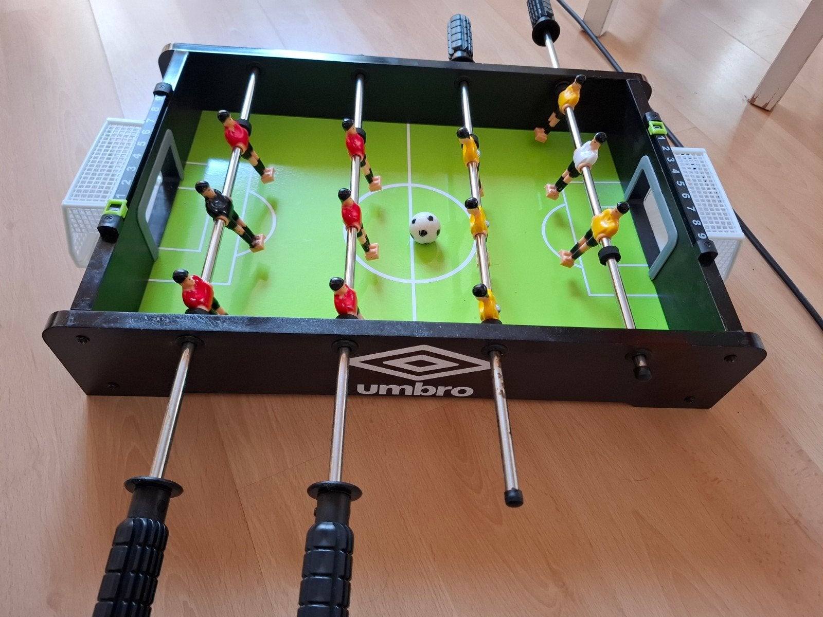 Umbro Tafelvoetbalspel - Compact en Draagbaar, Ophalen, Zo goed als nieuw