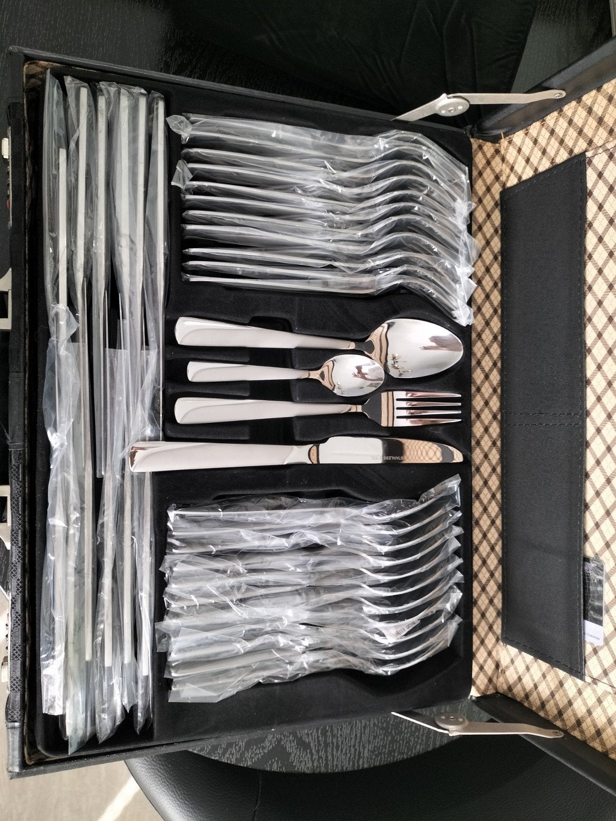 Classic Line Bestekset in Koffer - RVS, Huis en Inrichting, Keuken | Bestek, Nieuw, Bestekset, Overige typen, Rvs of Chroom, Overige merken