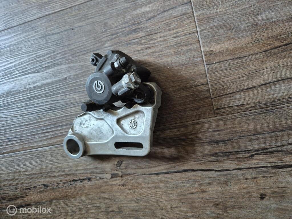 Brembo remklauw ankerplaat Sport Classic GT Paul Smart, Gebruikt, Factorystore.service@ducati.com, Ophalen of Verzenden, Via Antonio Cavalieri Ducati, 74/5, 74/6, 40132 Bologna BO