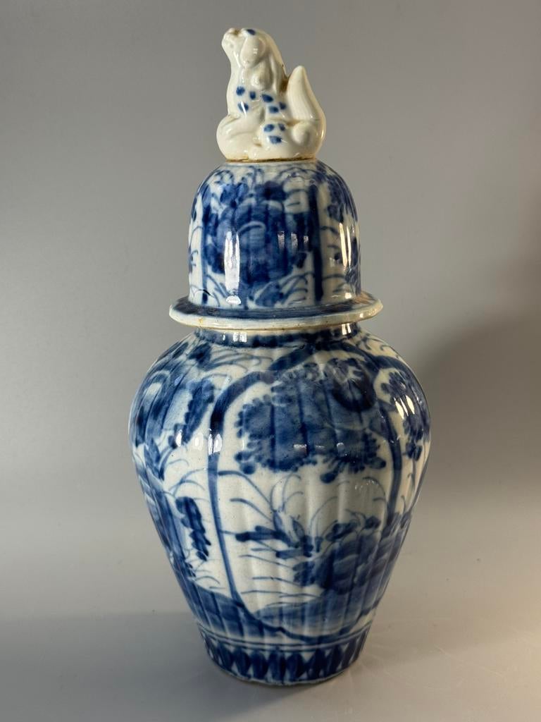 Chinees porseleinen dekselvaas uit de Qing-dynastie, Antiek en Kunst, Antiek | Vazen, Ophalen of Verzenden