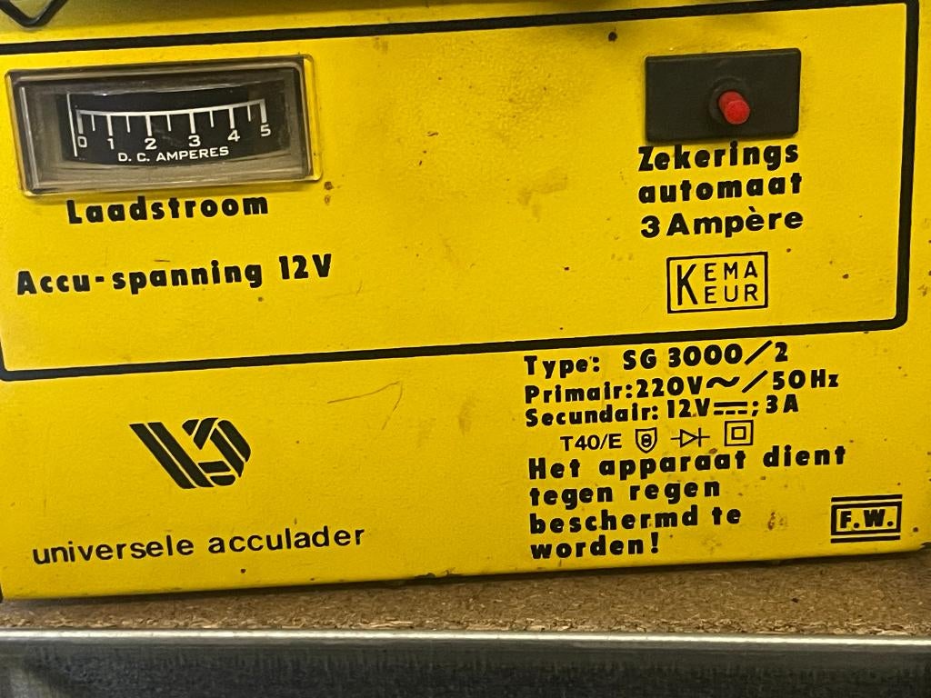 acculader, Ophalen of Verzenden, Gebruikt