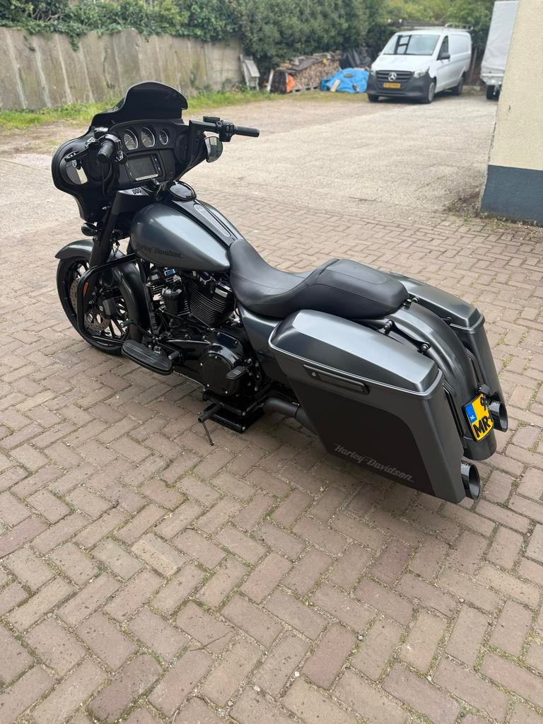 Foto 4 van Harley Davidson Street Glide Special - streetglide-Topstaat!