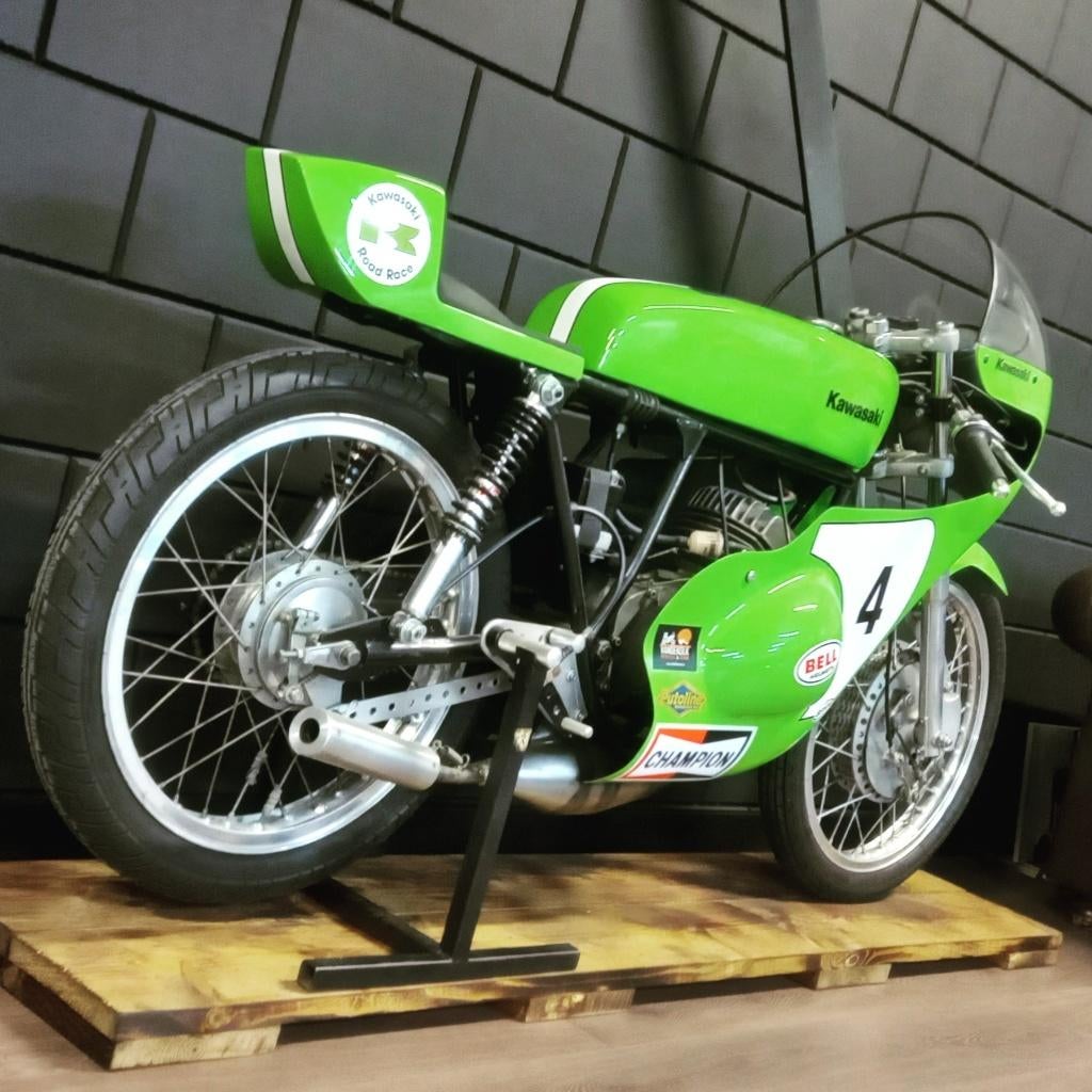 Kawasaki 125 GP 2Takt roterende inlaat - Classic Racer UNIEK
