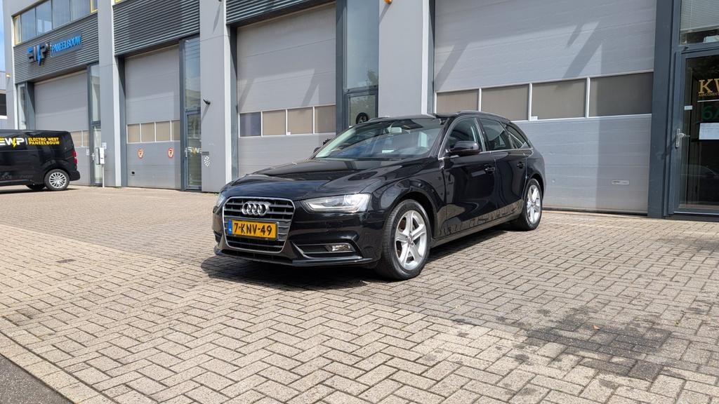 Audi A4 Avant 1.8 TFSI 125kW | Panoramadak | Cruise | Navi, Voorwielaandrijving, Zwart, 4 cilinders, Zwart