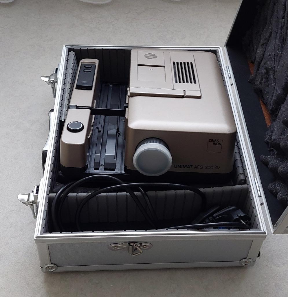 Diaprojector, merk Zeiss Ikon, Ophalen, Zo goed als nieuw