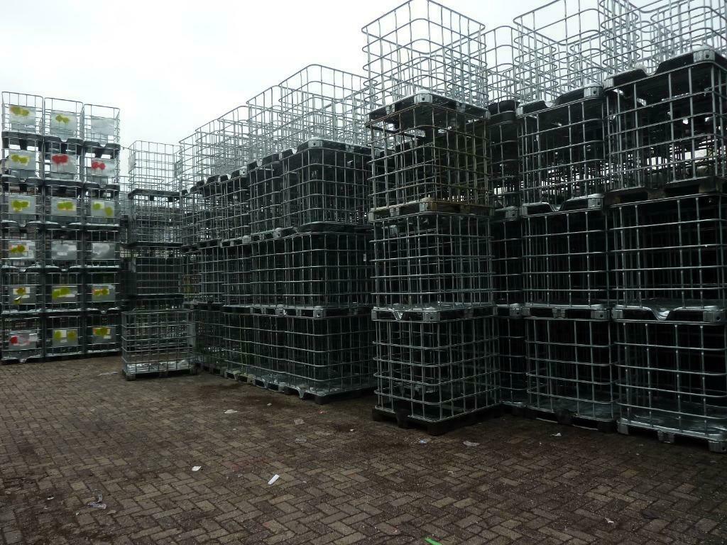 ibc kratten, Tuin en Terras, Ophalen, Zo goed als nieuw