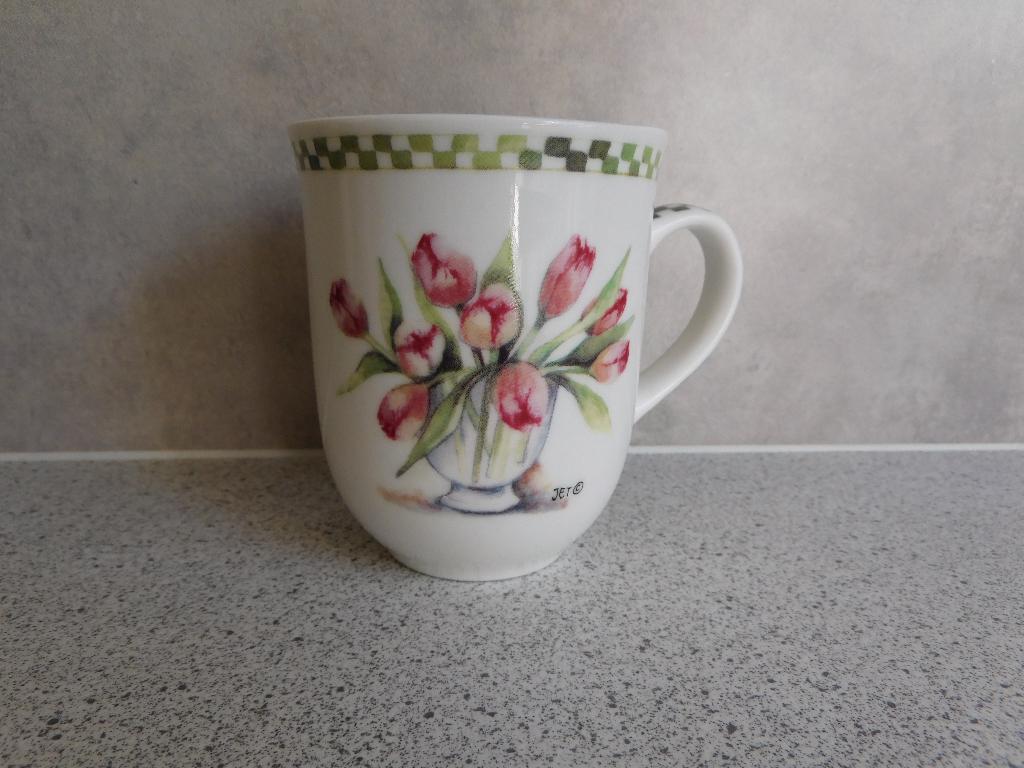 Mok 10x8 cm. Bouquet Tulip JET by ter Steege, Huis en Inrichting, Ophalen of Verzenden, Zo goed als nieuw, Overige stijlen, Kop(pen) en/of Schotel(s)