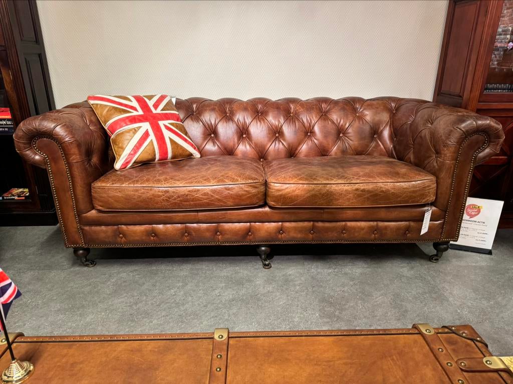 SHOWROOMMODEL vintage chesterfield 3 zits cognac Glenwood, Ophalen of Verzenden, Nieuw, 75 tot 100 cm
