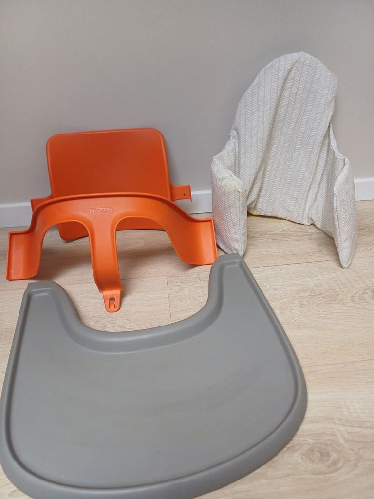 Playtray, babyset
en kussenverkleiner Stokke Tripp Trapp, Ophalen, Zo goed als nieuw, Meegroeistoel, Stoelverkleiner