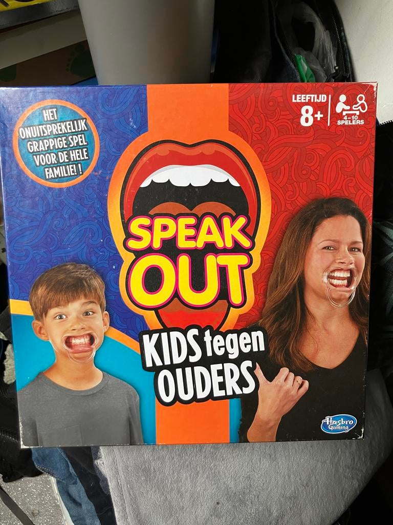 Speak Out Kids tegen Ouders - Familie spel, Hobby en Vrije tijd, Gezelschapsspellen | Bordspellen, Drie of vier spelers, Ophalen