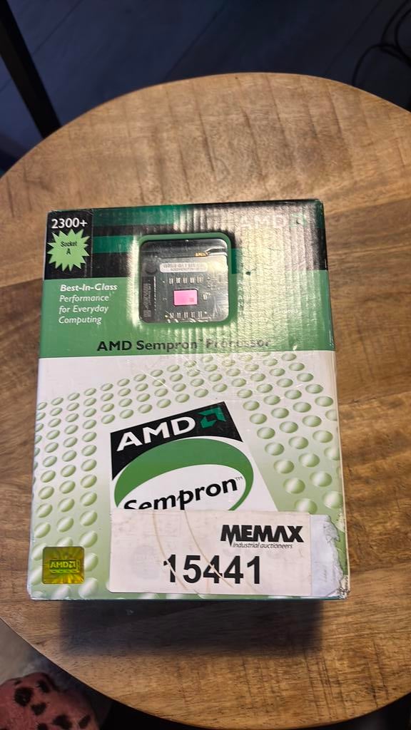 Amd Sempron processor in doos, Computers en Software, Processors, Ophalen of Verzenden, Zo goed als nieuw
