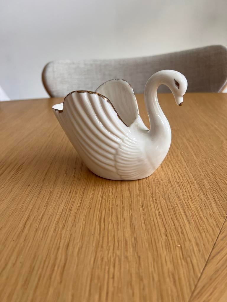 Keramische Zwaan wit keramiek brocante vintage, Verzamelen, Beelden en Beeldjes, Zo goed als nieuw, Dier, Ophalen of Verzenden