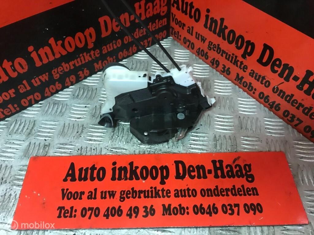 Toyota Yaris P9 ('05-'11) Elec.Deurslotmechaniek Rechtsvoor, Ophalen of Verzenden, Gebruikt, Toyota