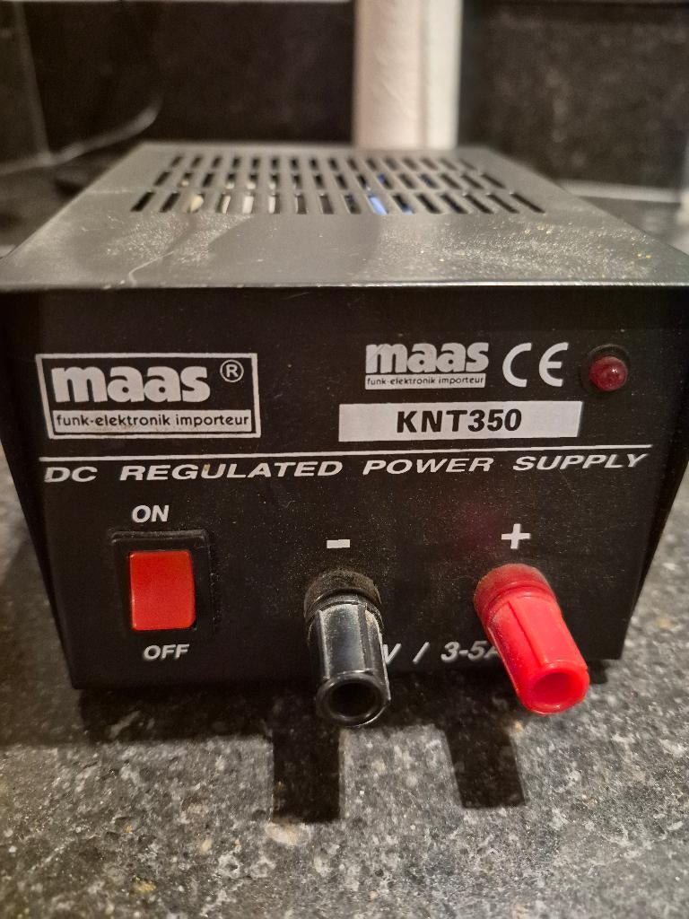 Voeding  dc 13,8 v, Ophalen, Zo goed als nieuw