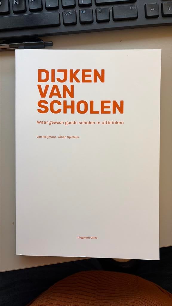 Dijken van scholen (onderwijsboek van het jaar), Ophalen of Verzenden, Zo goed als nieuw