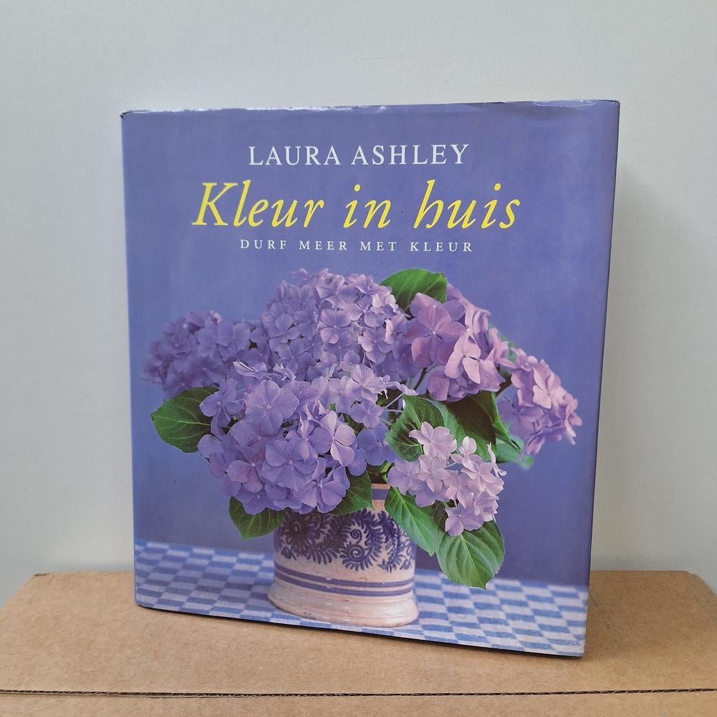 Laura Ashley Kleur in huis - Interieur & Design Boek, Boeken, Ophalen of Verzenden, Zo goed als nieuw, Laura Ashley, Interieur en Design