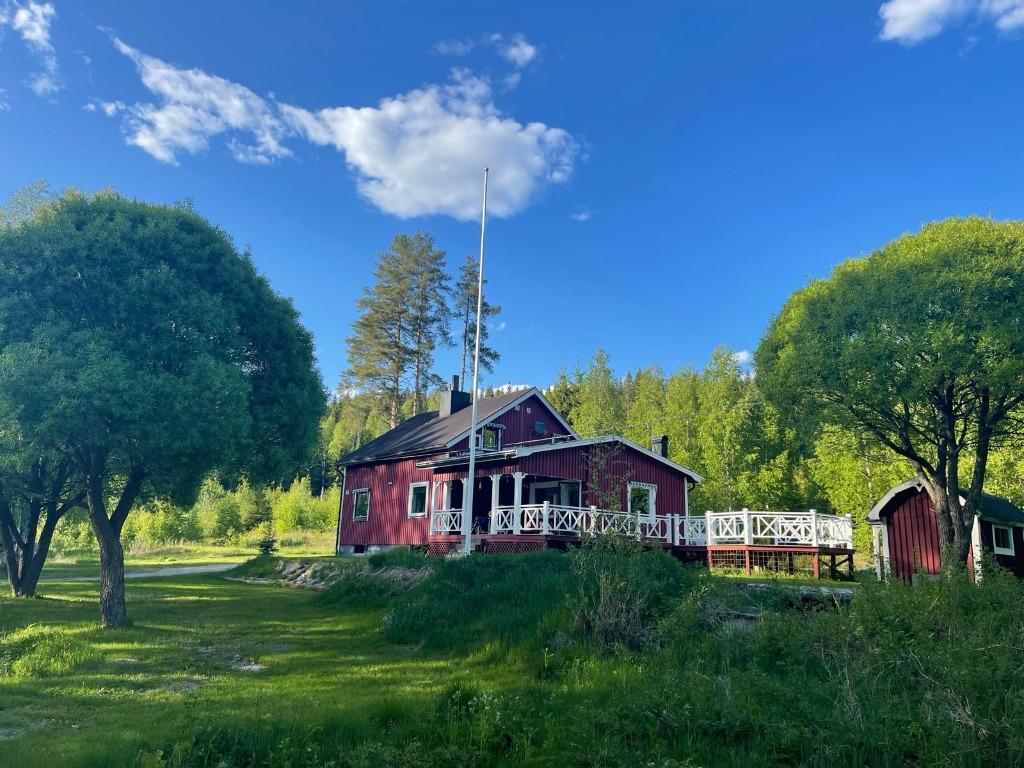 Relaxed vakantiehuis 8 p in Värmland (hond welkom), 4 of meer slaapkamers, Landelijk, Eigenaar, In bos