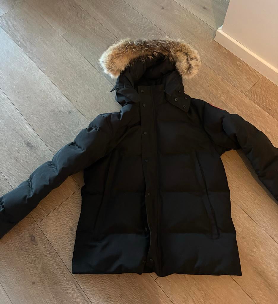 Zwarte canada goose wyndham jas met rood label, Maat 52/54 (L), Zwart, Canada Goose, Ophalen of Verzenden