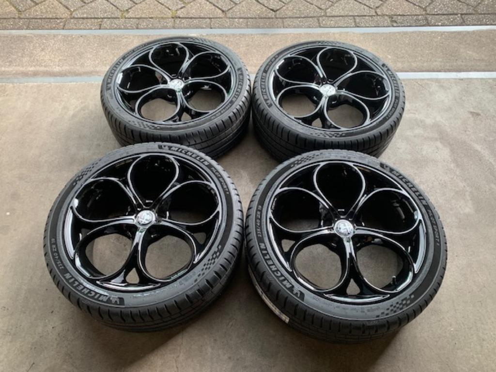 NIEUWE GIULIETTA GIULIA STELVIO VELGEN + BANDEN 225 40 R19, Auto-onderdelen, Banden en Velgen, 19 inch, ., Banden en Velgen, Nieuw