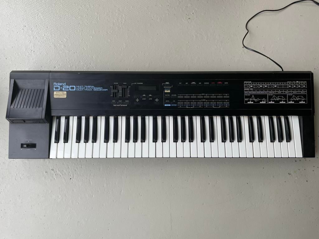 Roland d20, Ophalen, Zo goed als nieuw, 61 toetsen, Roland