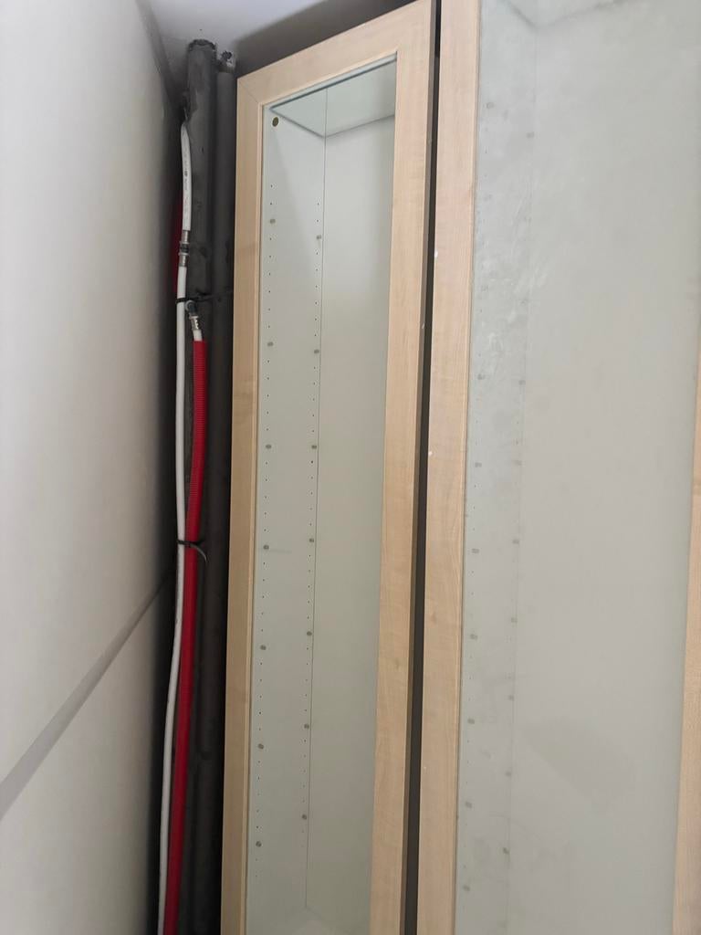 Bertby IKEA hangkast/vitrinekast, Ophalen, Met plank(en), Minder dan 50 cm, Gebruikt
