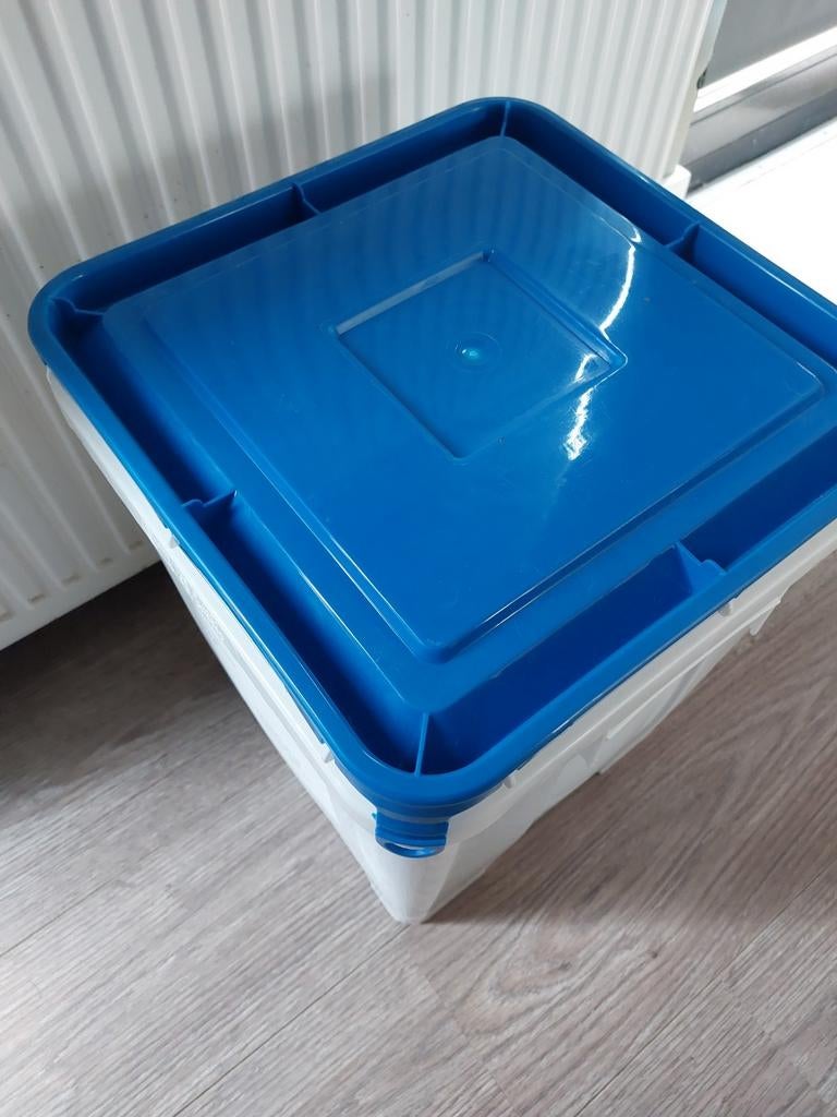 Zeer handige voerton/ bak of voor opslag, Dieren en Toebehoren, Dierenvoeding, Ophalen of Verzenden