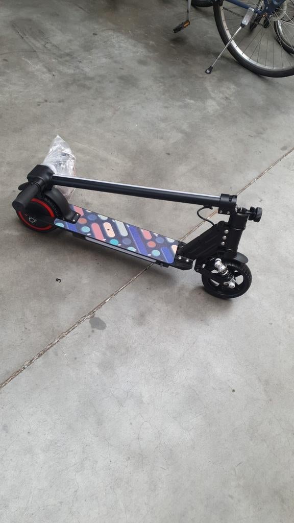Elektrische kinder step, Ophalen of Verzenden, Nieuw, Elektrische step (E-scooter), Semati