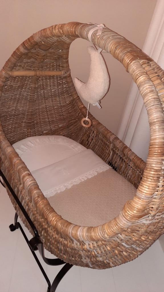 Rotan wieg met matrasje, Kinderen en Baby's, Ophalen of Verzenden, Zo goed als nieuw, Wieg
