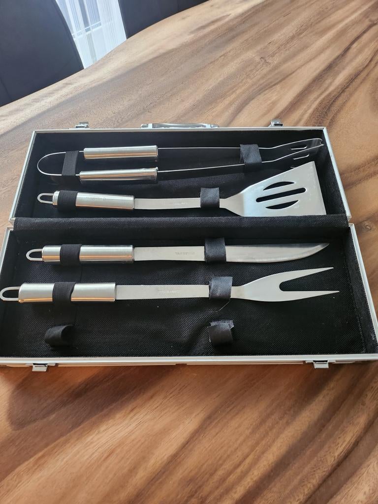 Barbecue Gereedschap Set in Koffer - Nieuwstaat, Ophalen, Gebruikt, Onbekend