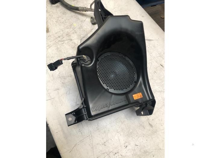 Subwoofer van een Mercedes ML-Klasse, Ophalen of Verzenden, 3 maanden garantie, Gebruikt, Mercedes-Benz