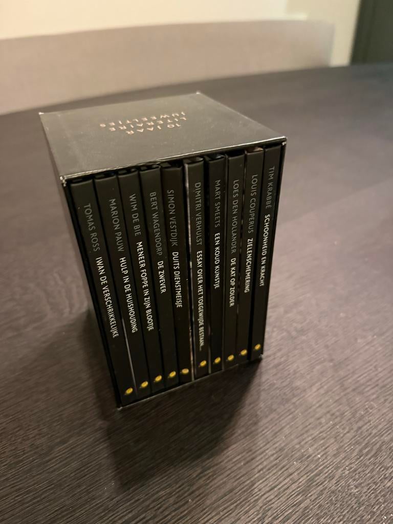 Verzamelbox Literaire Juweeltjes, Ophalen of Verzenden, Zo goed als nieuw, Nederland