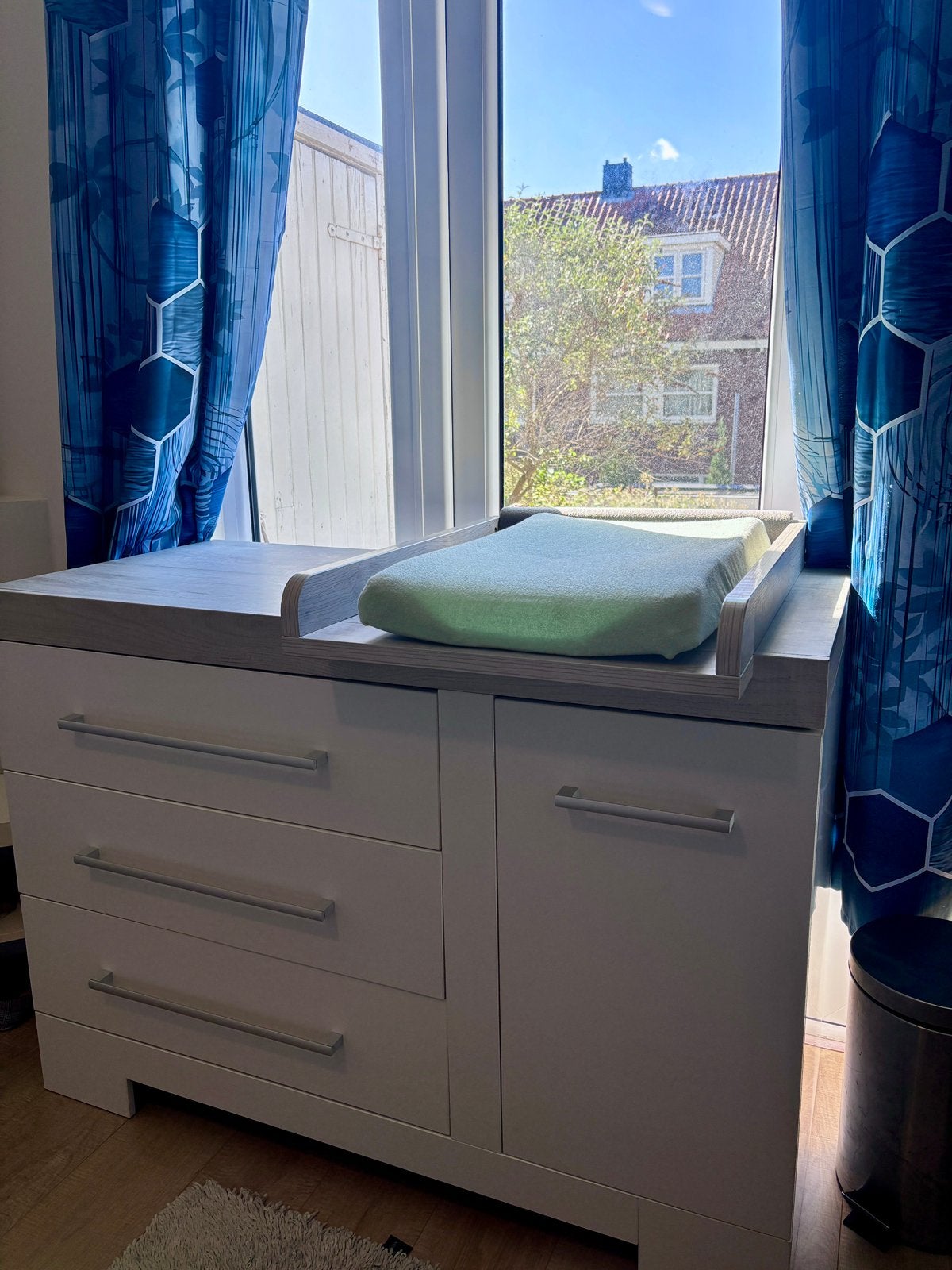 TWF Commode met lades en kast - Zo goed als nieuw, Ophalen, 50 tot 70 cm, Voetruimte, 100 cm of meer