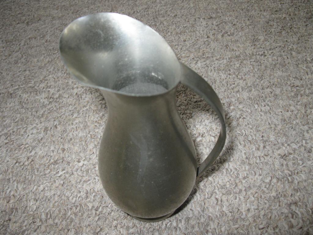 Tinnen vaasje, 16 cm hoog, Ophalen of Verzenden