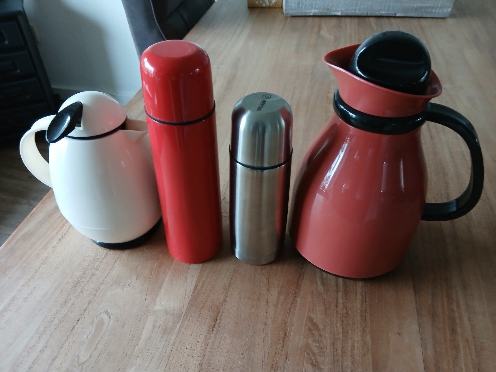 Diverse thermoskannen en flessen, Huis en Inrichting, Kunststof, Ophalen of Verzenden, Rood, Overige merken