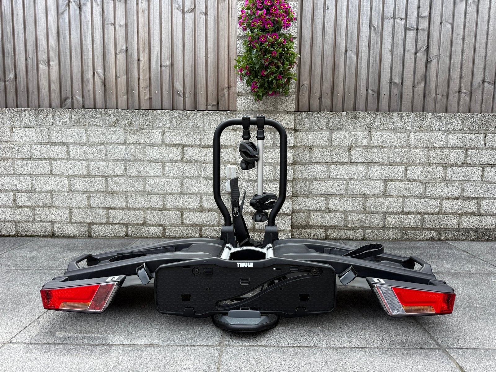Z.g.a.n. luxe fietsendrager Thule Easyfold XT2 933, Ophalen, Zo goed als nieuw, Trekhaakdrager, Brede banden