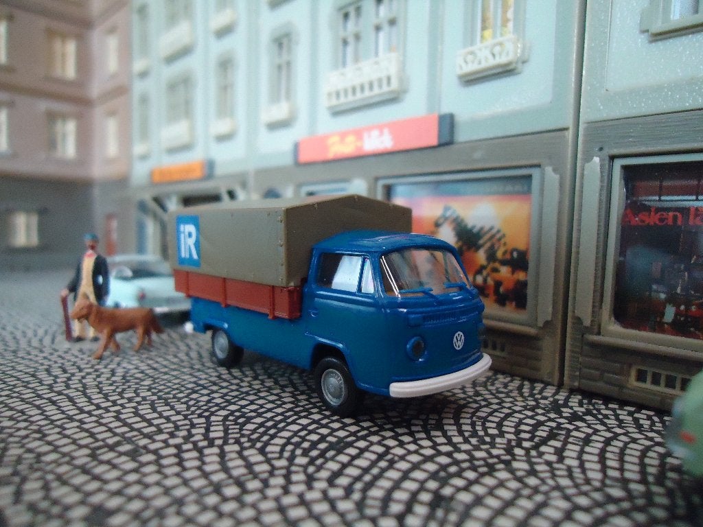 Volkswagen T2 Pick-up met "Großraumpritsche" - Brekina, Ophalen of Verzenden, Nieuw, Bus of Vrachtwagen, Brekina