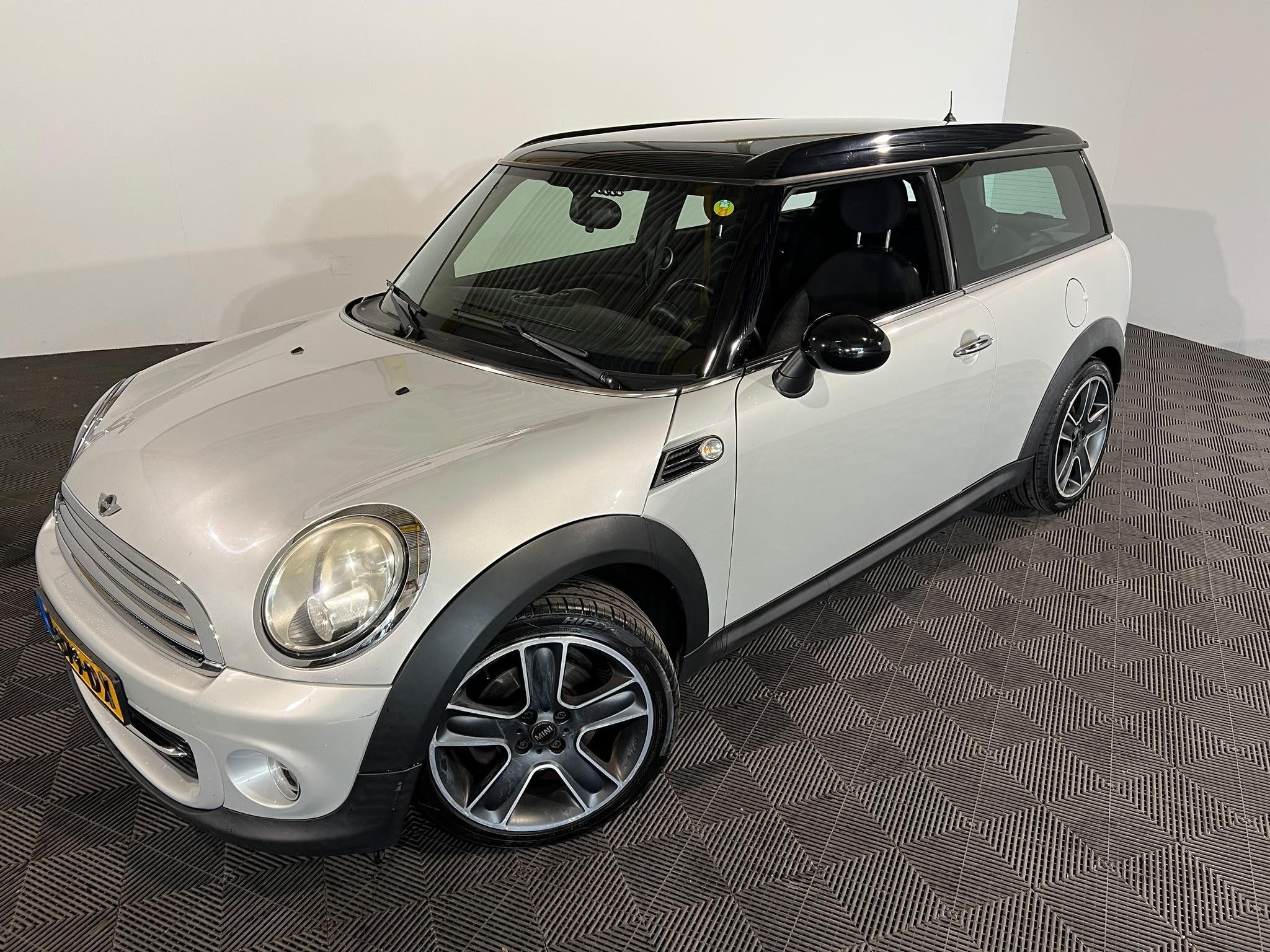 MINI Clubman 1.6 Cooper, Voorwielaandrijving, Euro 5, Stof, 4 cilinders
