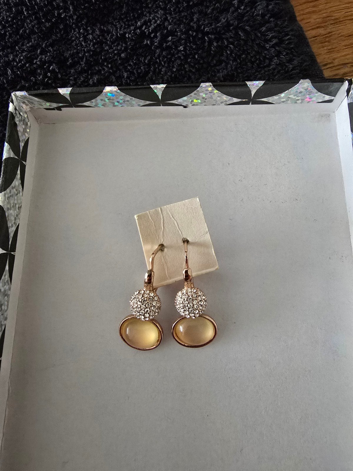 Te koop rose kleurige oorbellen, hangers., Overige materialen, Hangers, Ophalen of Verzenden, Zo goed als nieuw