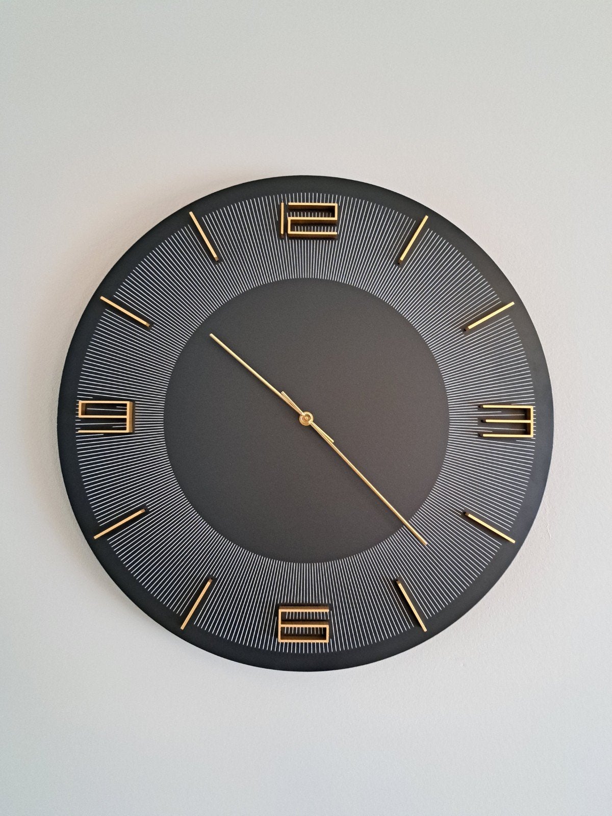 NIEUW IN DOOS ! Kare Wandklok Leonardo Black Gold, Ophalen, Nieuw, Wandklok