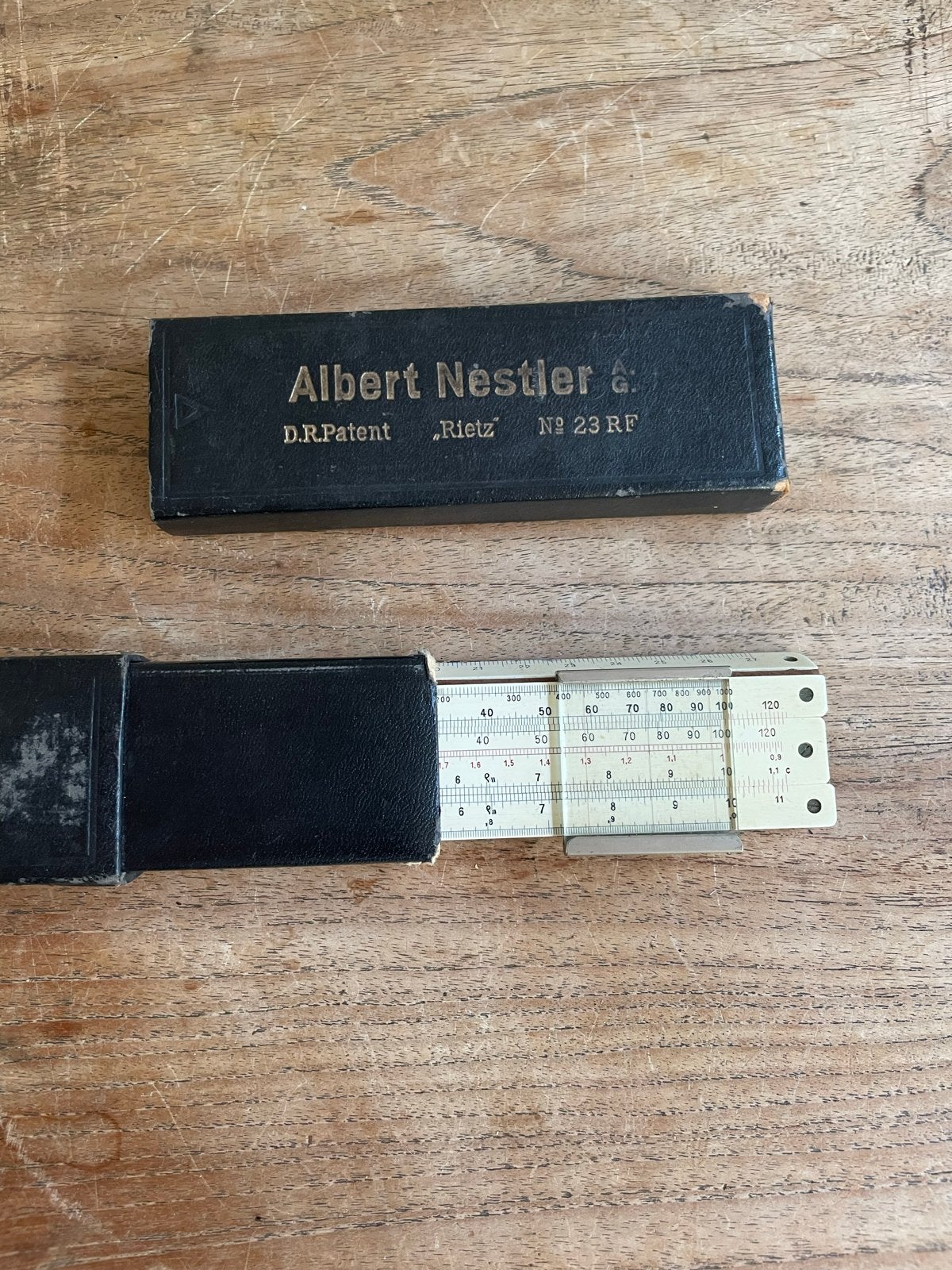 Antieke Albert Nestler rekenliniaal met etui, Ophalen of Verzenden