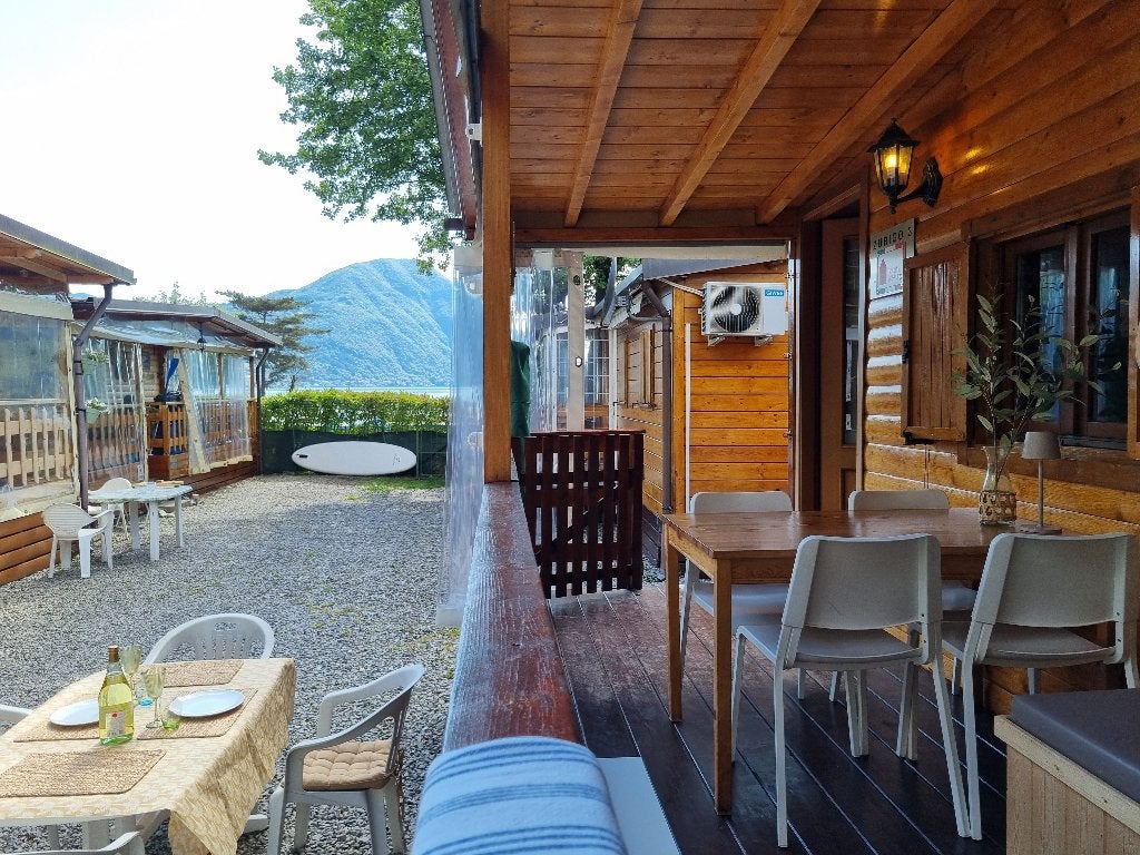 Houten chalet Italië–Meer van Lugano–Toplocatie Porlezza!, Vakantie, Vakantiehuizen | Italië, 5 personen, Zwembad, 2 slaapkamers
