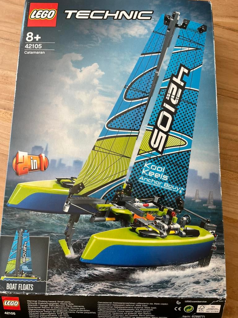 Lego technic catamaran 42105, Hobby en Vrije tijd, Modelbouw | Boten en Schepen, Ophalen of Verzenden, Zo goed als nieuw