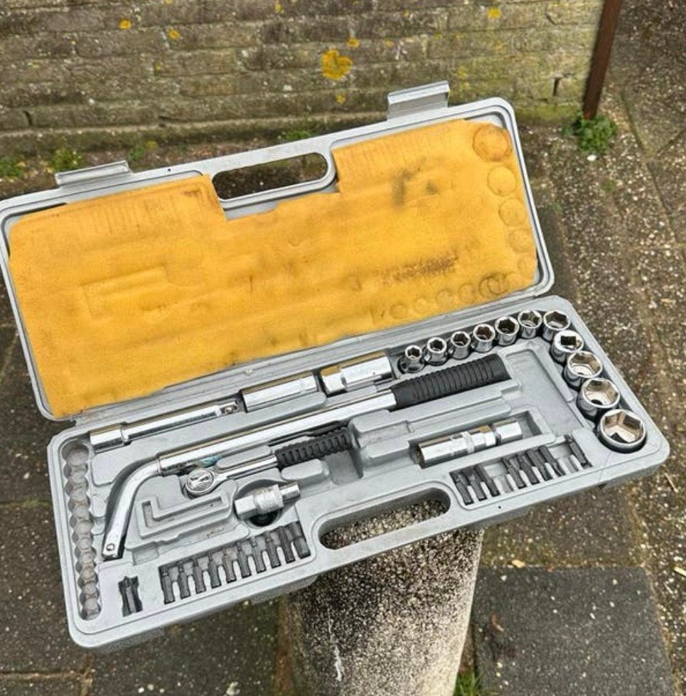 Gereedschapskist met doppen set en bitjes, Ophalen of Verzenden, Gebruikt, Sleutel/ratel
