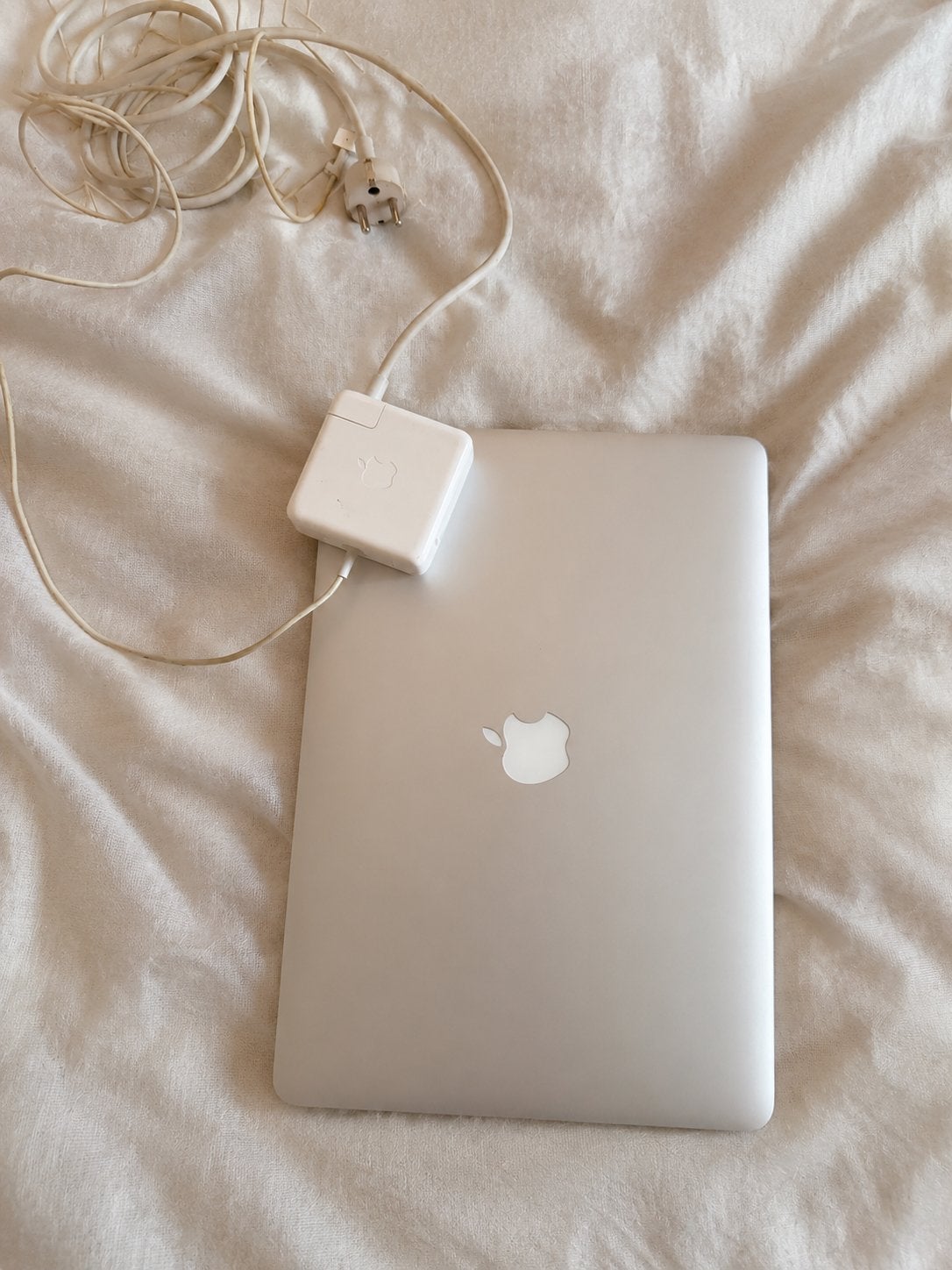 MacBook Air 13 inch - Batterij slechter, Computers en Software, Gebruikt, Qwerty, 8 GB, 13 inch