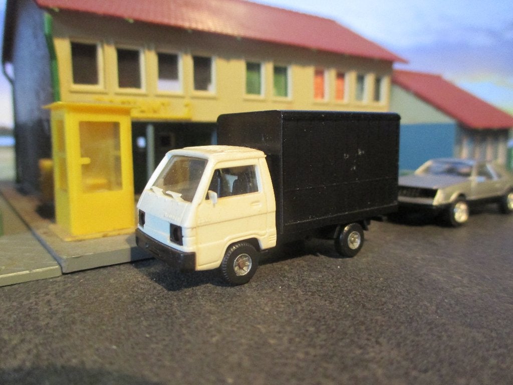 1979- 1987 Mitsubishi L300 gesloten bakwagen, Hobby en Vrije tijd, Modelauto's | 1:87, Ophalen of Verzenden, Gebruikt, Bus of Vrachtwagen