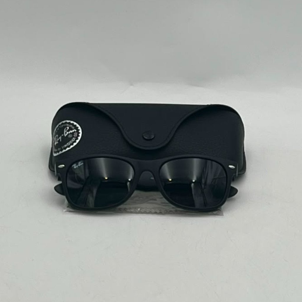 Rayban New Wayfarer RB 2132 - Complete set, Ray-Ban, Zo goed als nieuw, Support@rayban.com, Luxottica Group, 2 Via S. Marco
Milan 20121
Italy