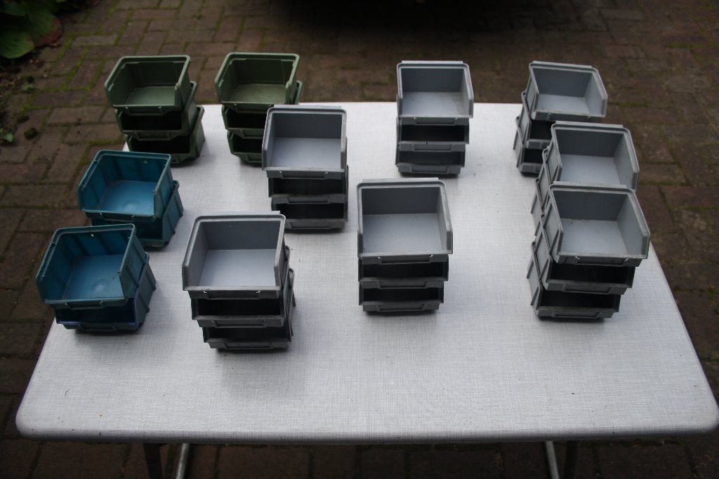 31x Kunststof magazijnbakjes, opbergbakjes GEBRUIKT, Ophalen of Verzenden